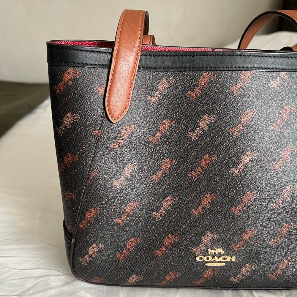 Coach 27 Tote Horse & Carriage with Gold Hardware